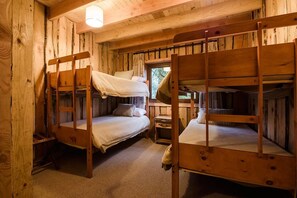 Apartment (6 people) | In-room safe, blackout drapes, iron/ironing board, bed sheets