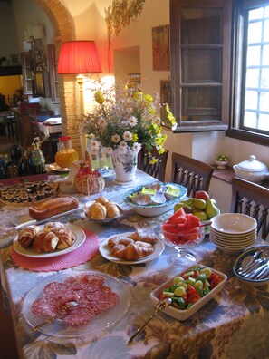 Daily continental breakfast for a fee - Relais Antico Borgo San Lorenzo (Poggibonsi)