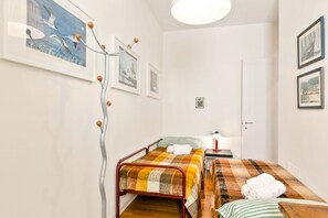 2 dormitorios, tabla de planchar con plancha, wifi
