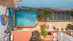Outdoor pool, open 10:00 AM to 10:00 PM, sun loungers - ZonaZ Boutique Hotel (Puerto Vallarta)