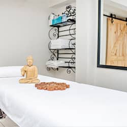 Couples treatment room(s), body treatments, aromatherapy