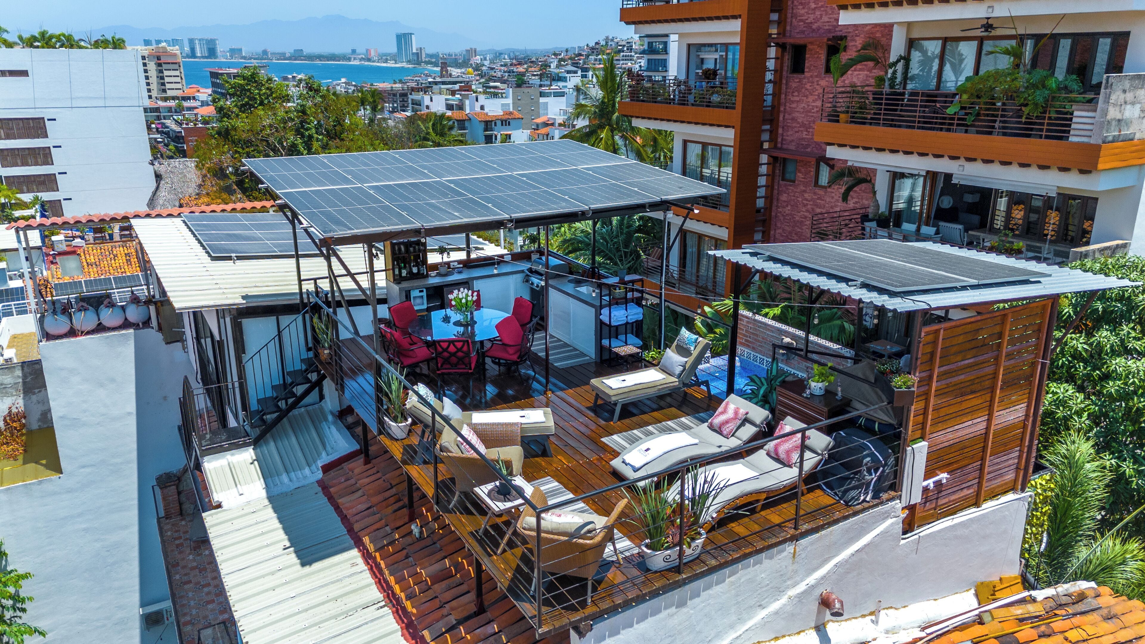 Premier Studio Suite, 1 King Bed, Private Pool, Courtyard View | Terrace/patio