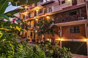 Konaklama yerinin ön cephesi