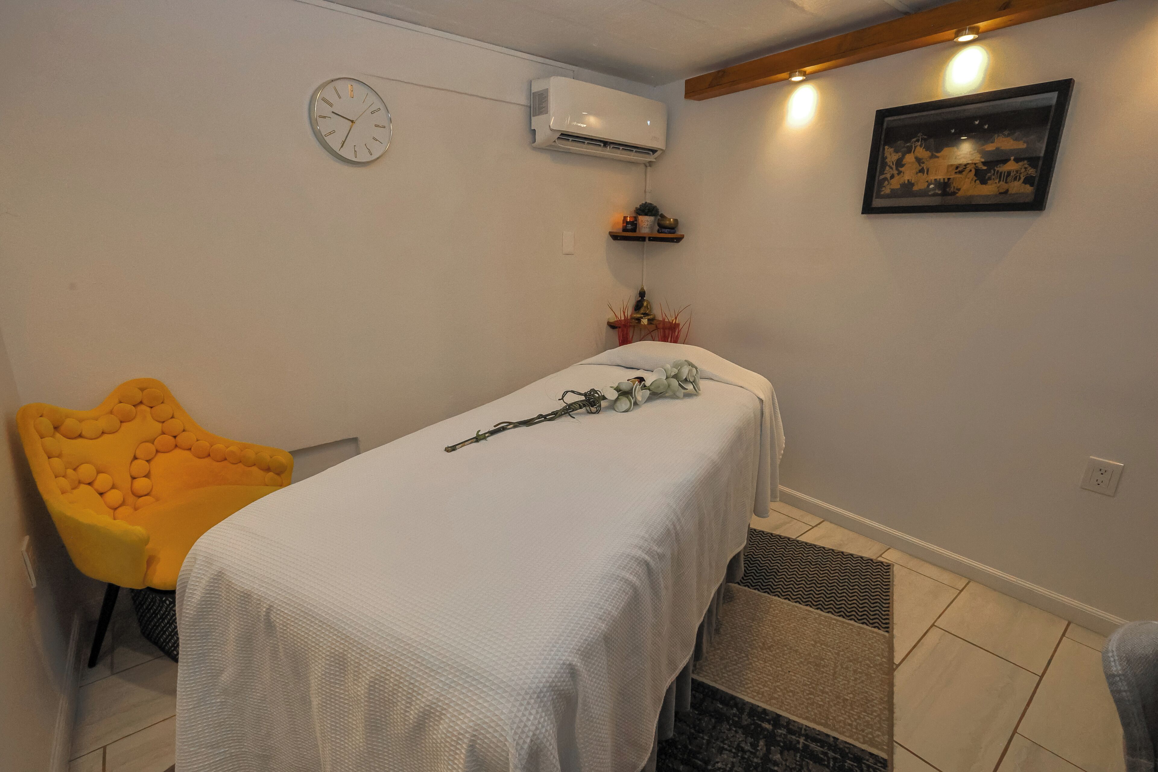 Couples treatment rooms, body treatments, aromatherapy