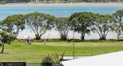 Vues du port d'Omaha - Feu ouvert en plein air, vue imprenable sur l'inlet Whangateau