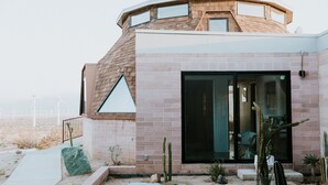 Terrace/patio - Palm Springs Retreat with Amazing Views (Palm Springs)