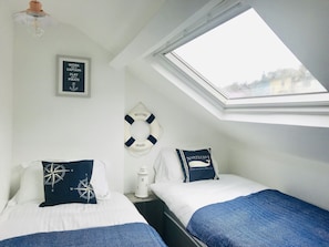 Apartment | 2 bedrooms, iron/ironing board, cribs/infant beds, free WiFi