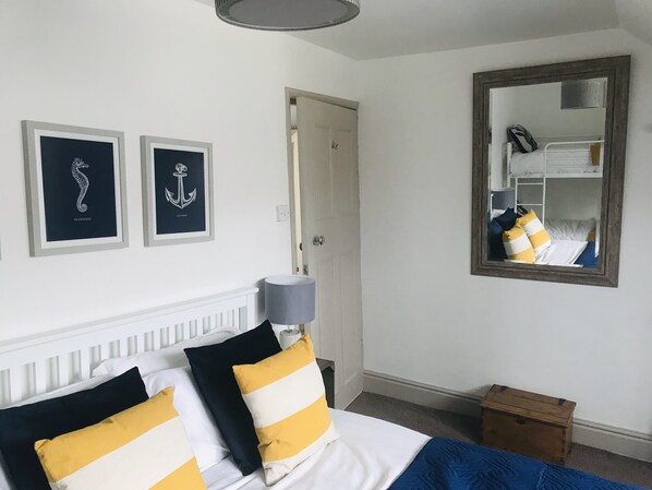 2 bedrooms, iron/ironing board, cots/infant beds, free WiFi