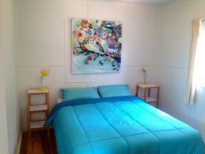 2 bedrooms, iron/ironing board, bed sheets