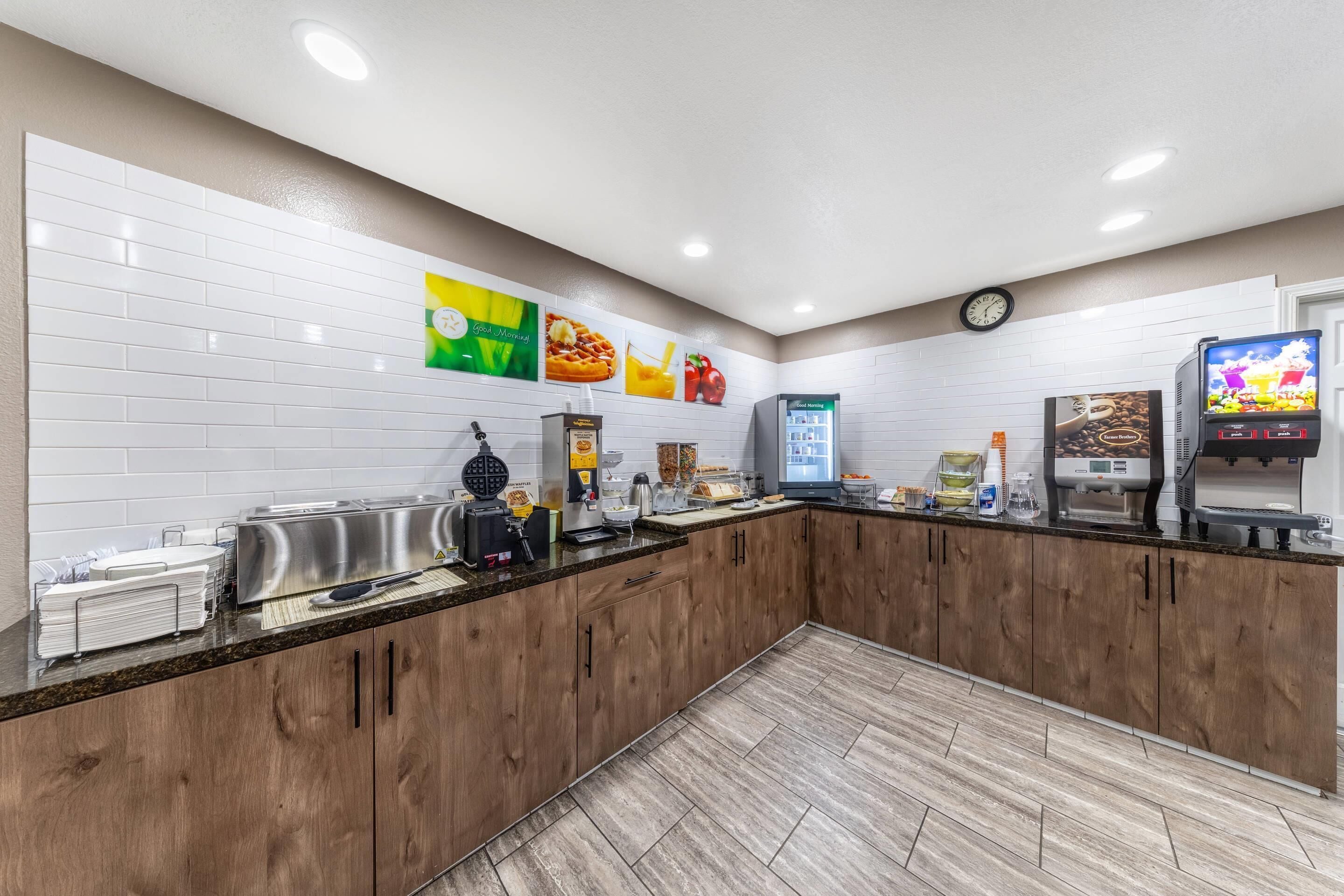 Tägliches inbegriffenes kontinentales Frühstück