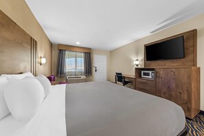 Standard Room, 1 King Bed, Non Smoking | Premium bedding, desk, laptop workspace, soundproofing