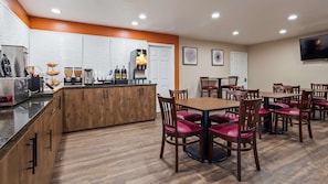 Free daily continental breakfast