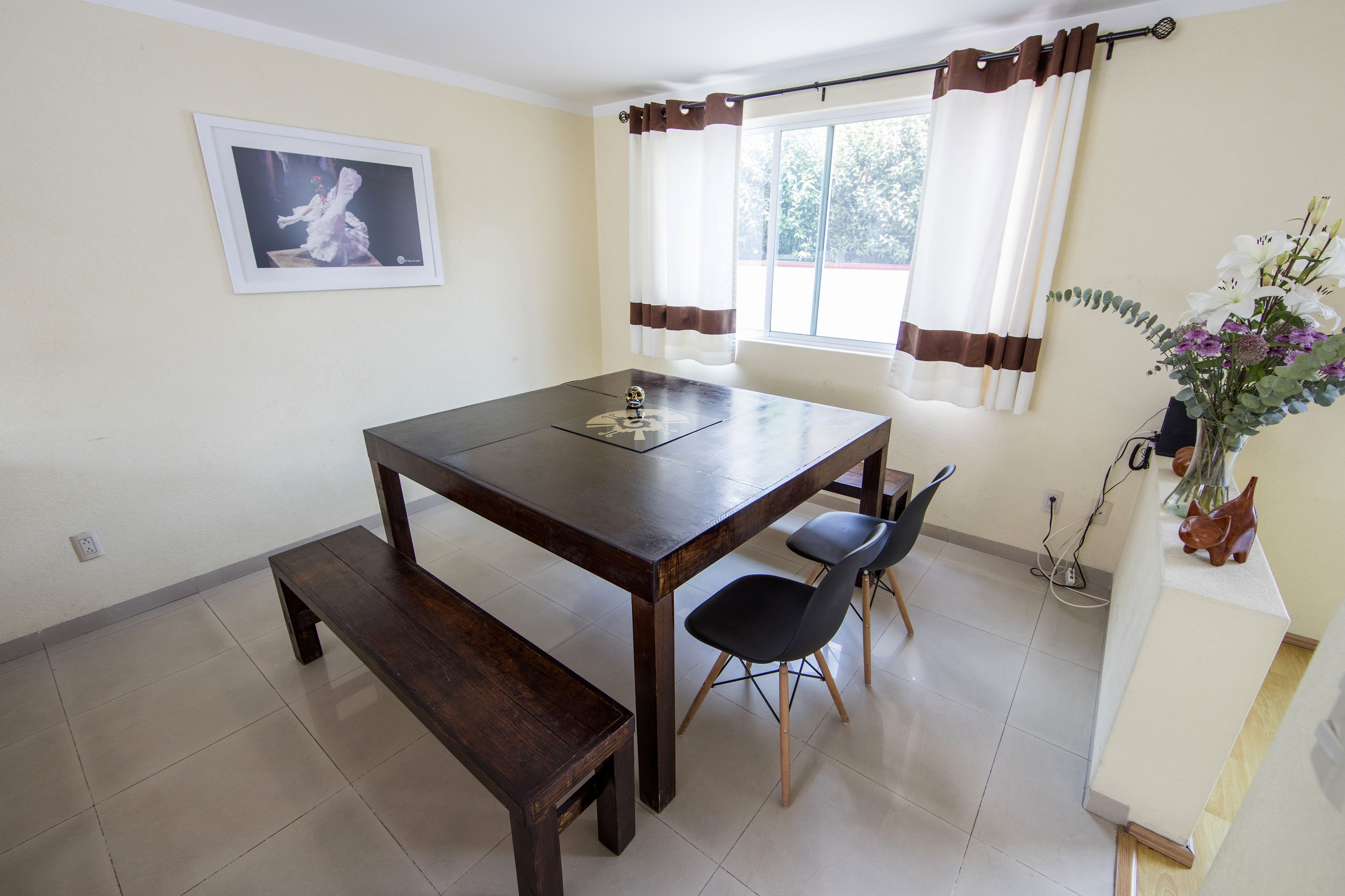 full-sized fridge, microwave, oven, stovetop