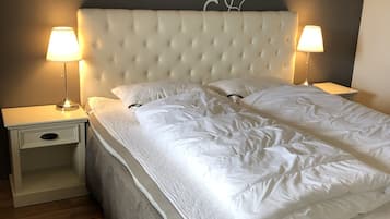 Villa, 3 Bedrooms | 3 bedrooms, desk, iron/ironing board