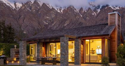 Sun Peaks Villa - stilvolles Haus mit toller Ausstattung und herrlichem Tageslicht