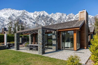 Sun Peaks Villa | Outdoor fireplace & hot tub | 2 mins to Jack`s Point golf