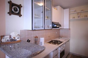 Fridge, coffee/tea maker, cookware/dishes/utensils, dining tables - Apartment Rogic-Polje (35983-A1) (Silo - island Krk)