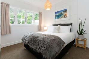 4 bedrooms, iron/ironing board, travel cot, free WiFi