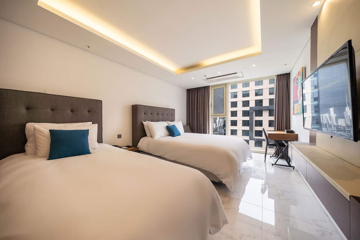 Minibar, in-room safe, blackout curtains, iron/ironing board