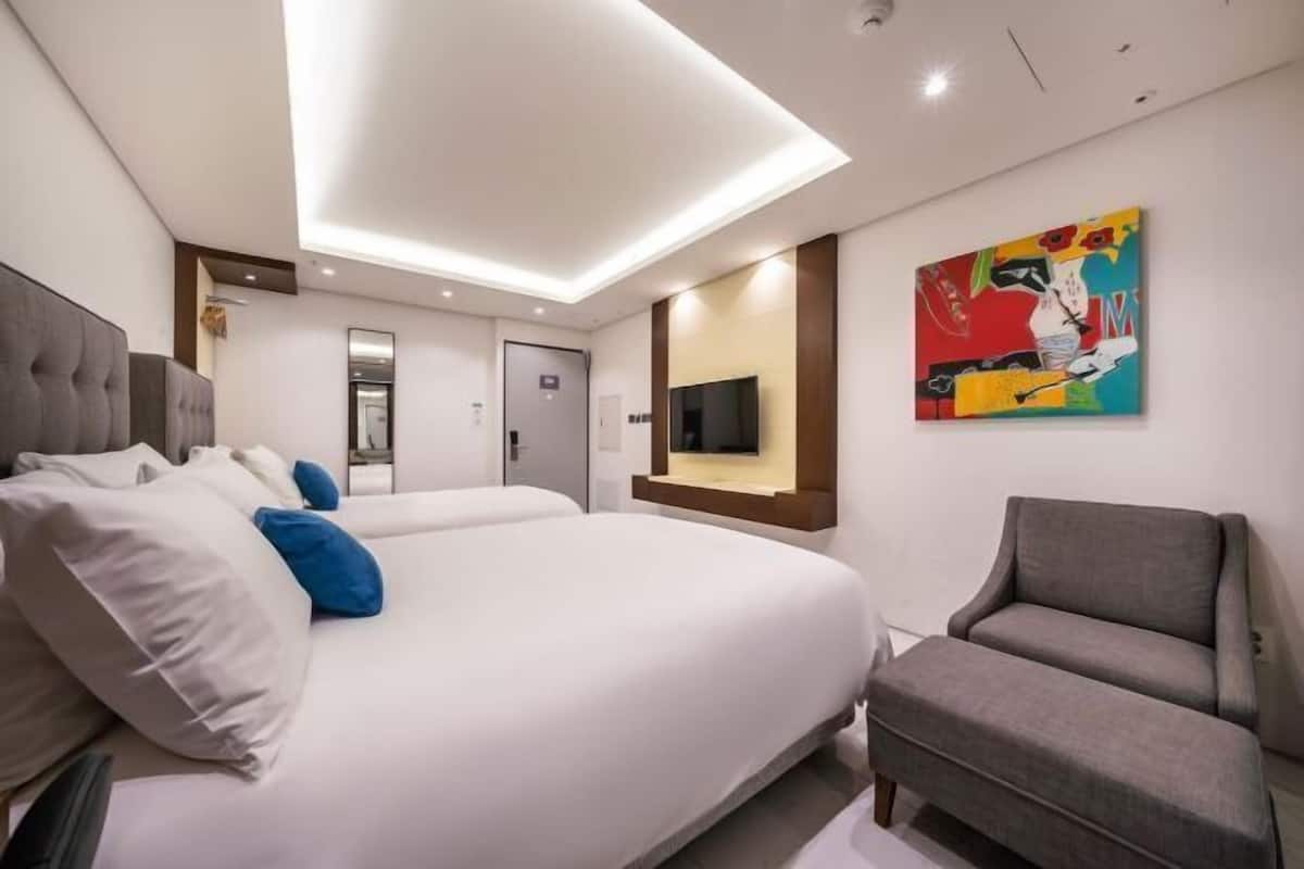 Minibar, in-room safe, blackout curtains, iron/ironing board