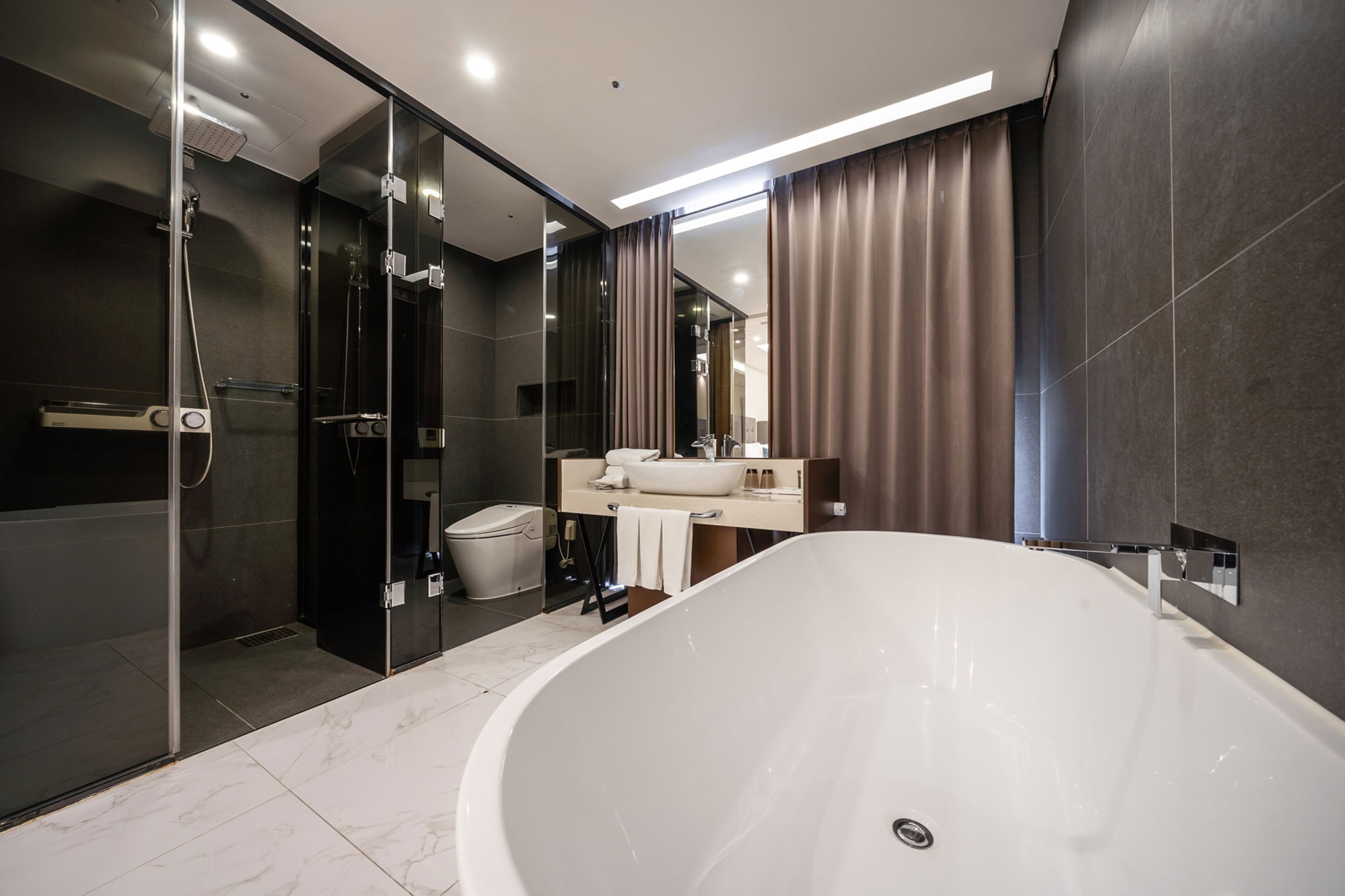 minibar, in-room safe, blackout curtains, iron/ironing board