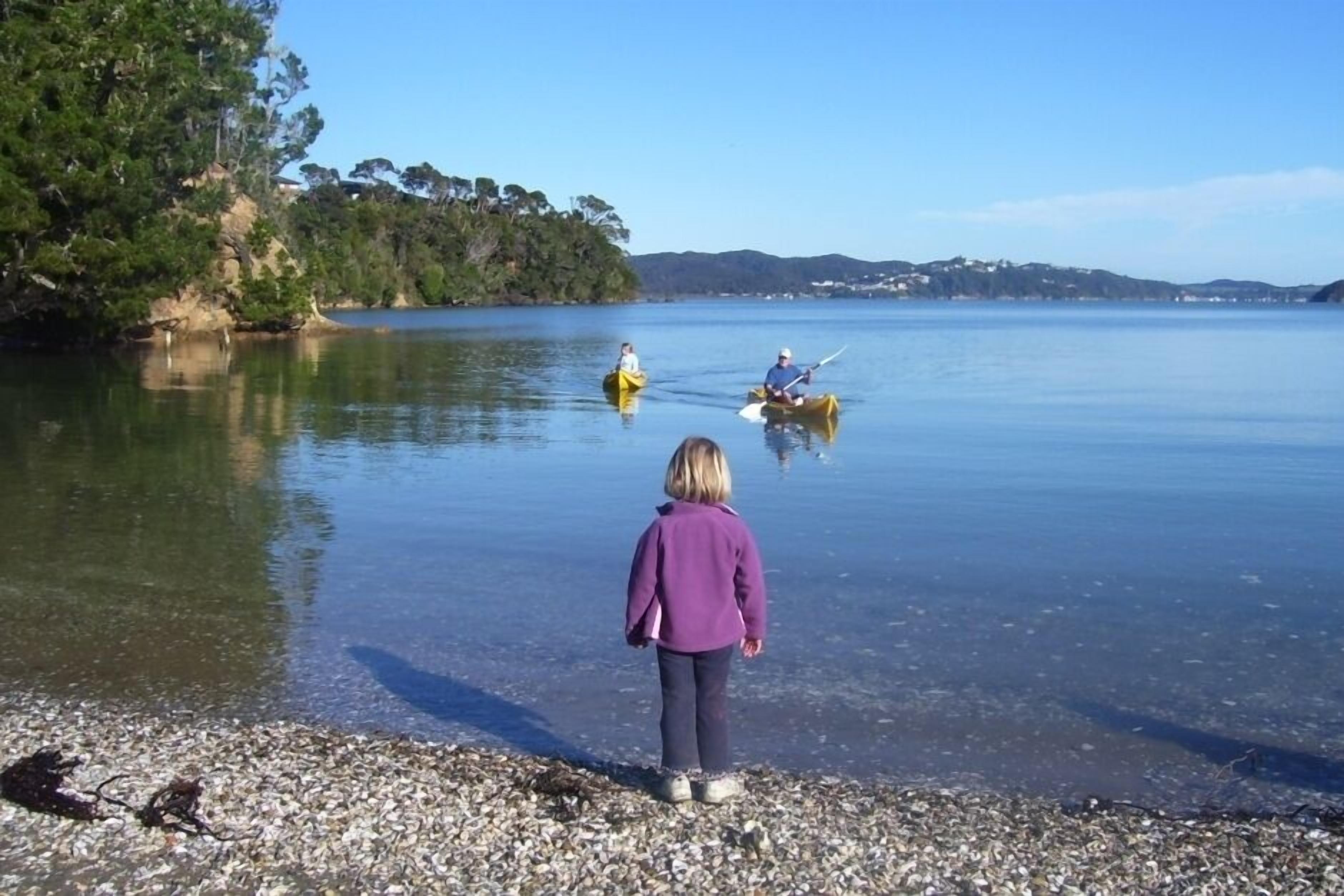 Beach nearby, sun-loungers, beach towels