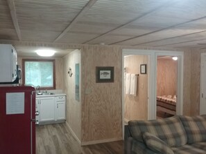 Télévision, lecteur de DVD, vidéothèque