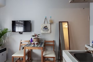 Studio, vue ville | Literie de qualité supérieure, bureau