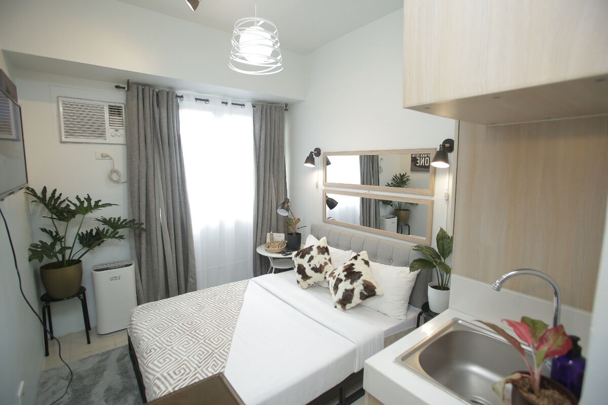 Basic Studio, City View | Premium bedding, desk, laptop workspace, blackout curtains - Buenbyahe Urban Deca Tower Edsa (Mandaluyong)