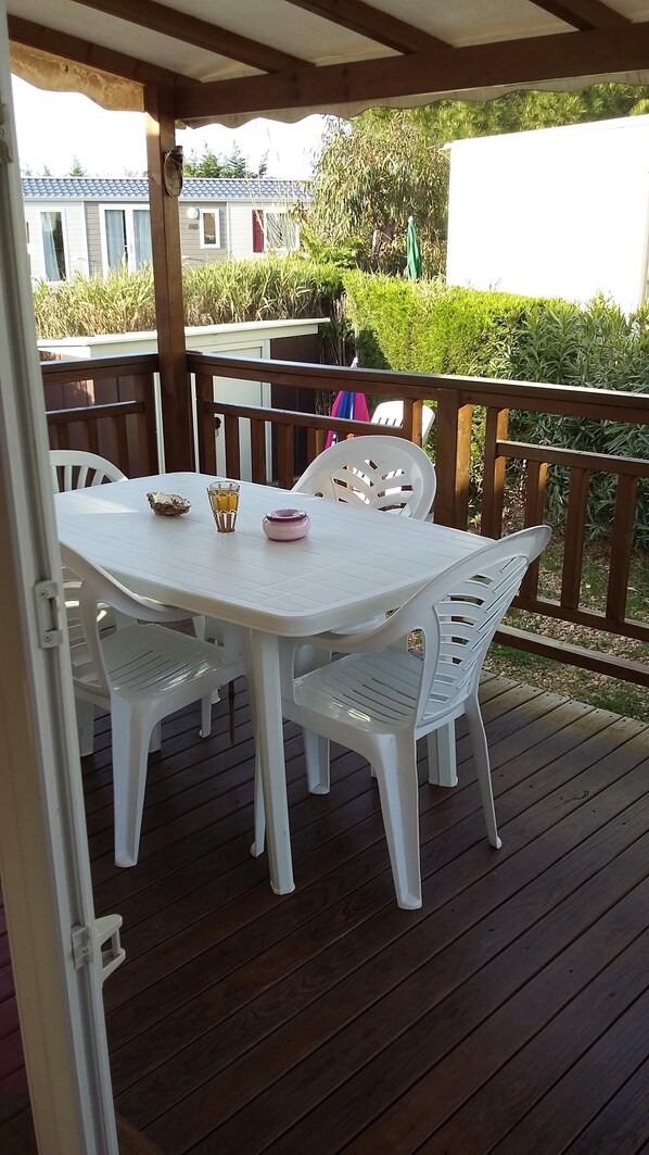 Outdoor dining - RENTAL MOBIL HOME LATTES LAKE REVES (Lattes)