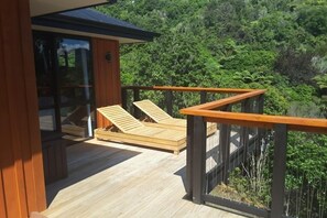 Property grounds - Marlborough Sounds Holiday Home (Mahakipawa Arm)