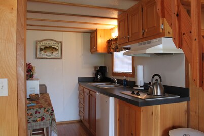 "Gull Cottage" Charming Tiny House on Chesapeake Bay-Boat Launch/Slip included
