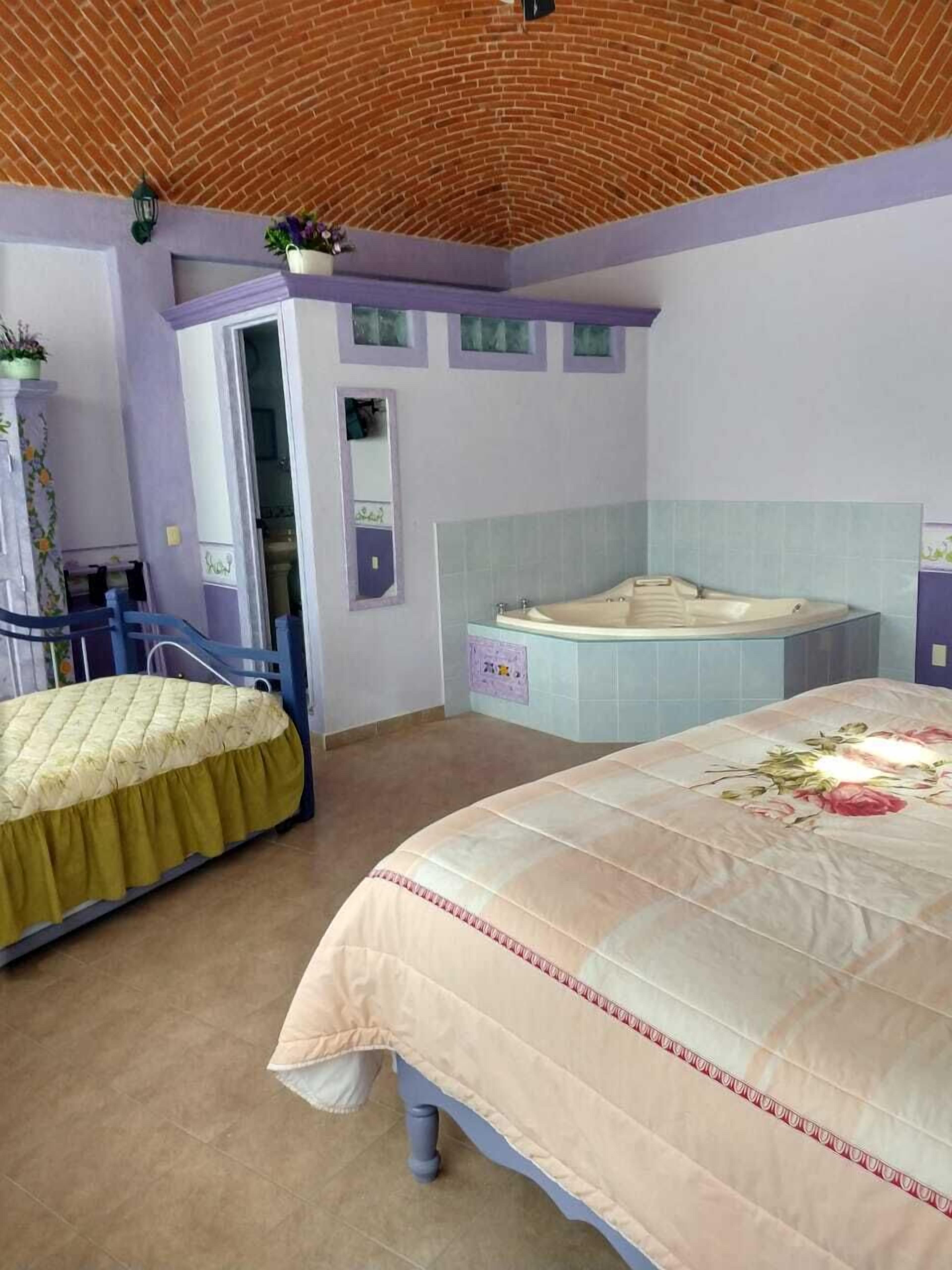 浪漫套房 | 遮光窗帘、熨斗/熨衣板、免费 WiFi