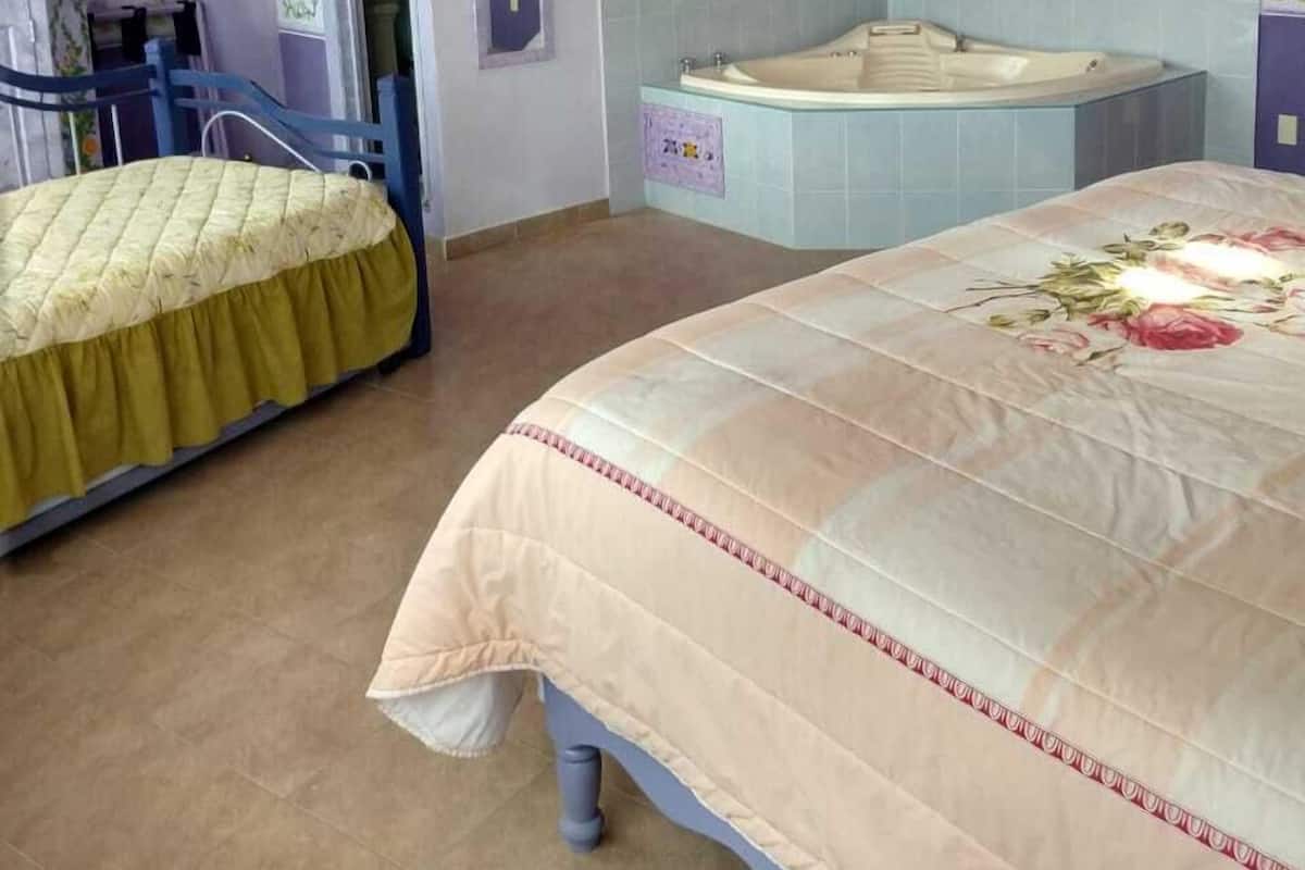 Cortinas blackout, tabla de planchar con plancha y wifi gratis