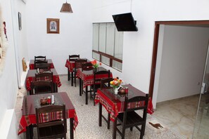 Free daily continental breakfast - Hostal Colla Wasi (Cusco)