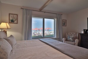 3 bedrooms, bed sheets