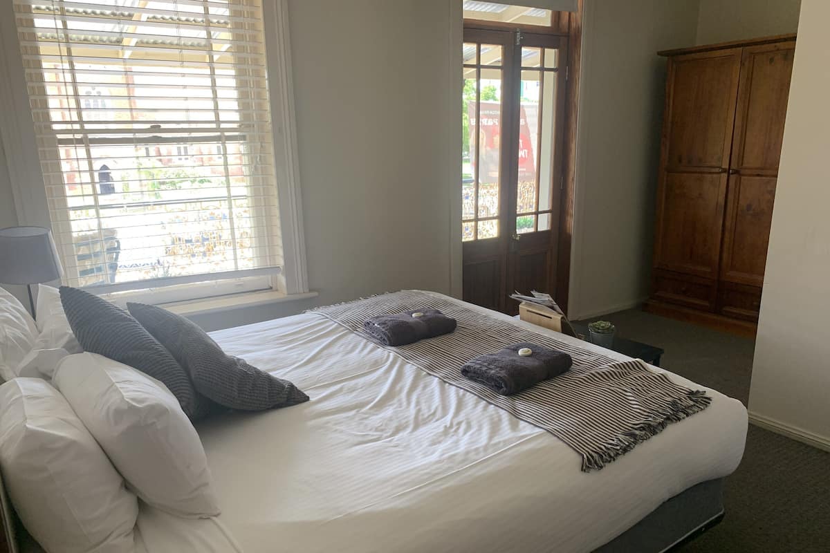 Room 8