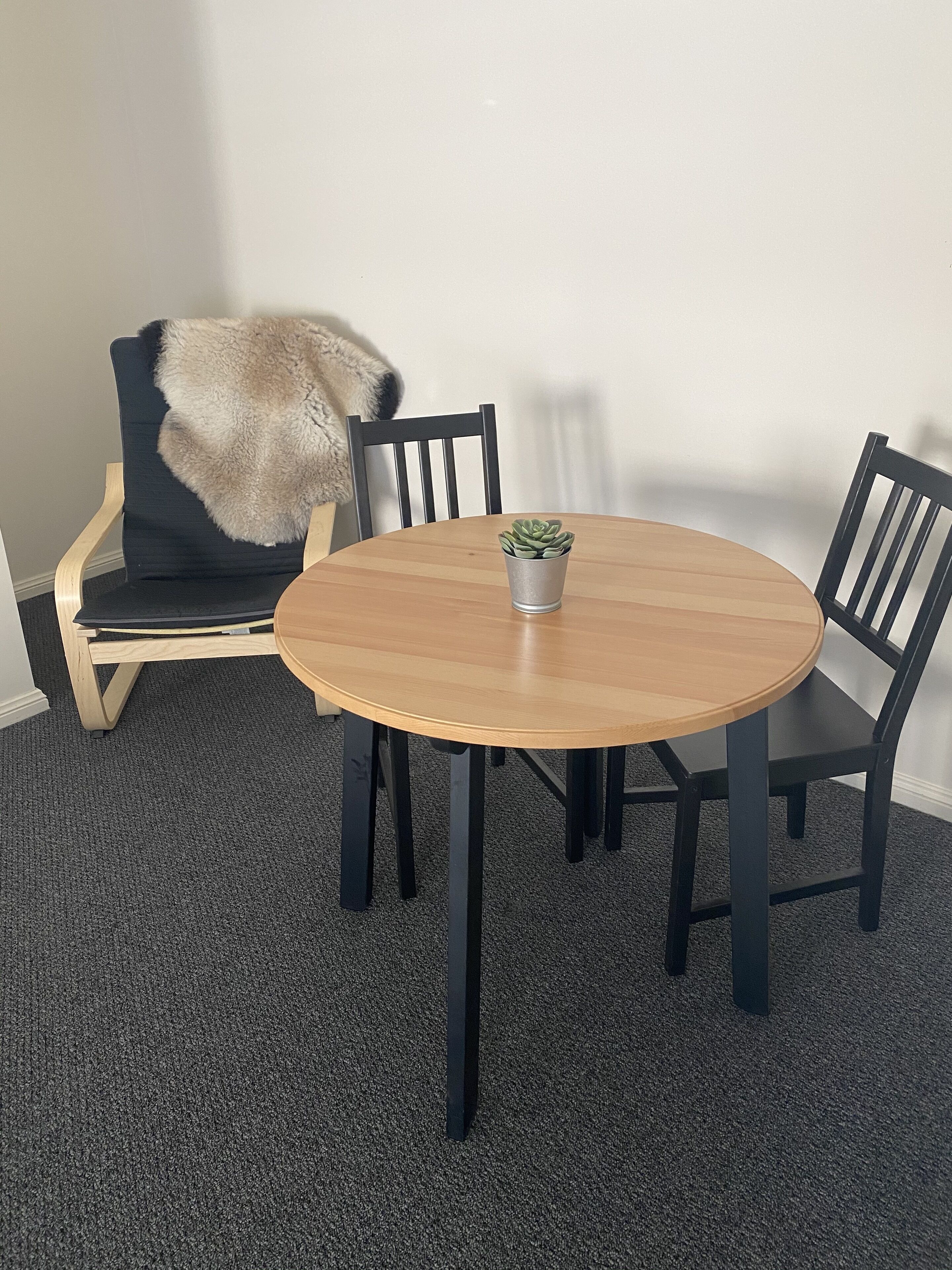 room 4 | room amenity