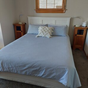 2 bedrooms, in-room safe, iron/ironing board, free WiFi