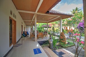 Balcony - Yuda Homestay (Penida Island)