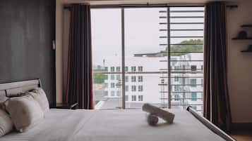 Laptop workspace, free WiFi, bed sheets