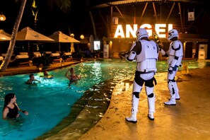Bar vid poolen