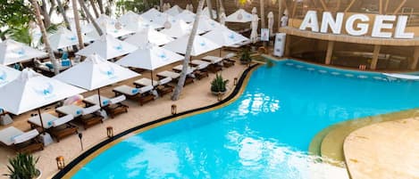 야외 수영장, 수영장 파라솔, 일광욕 의자