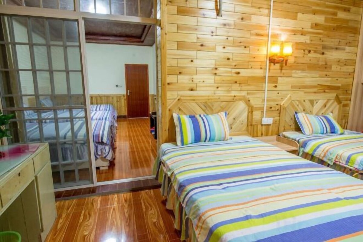 Blackout drapes, WiFi (free), bed sheets