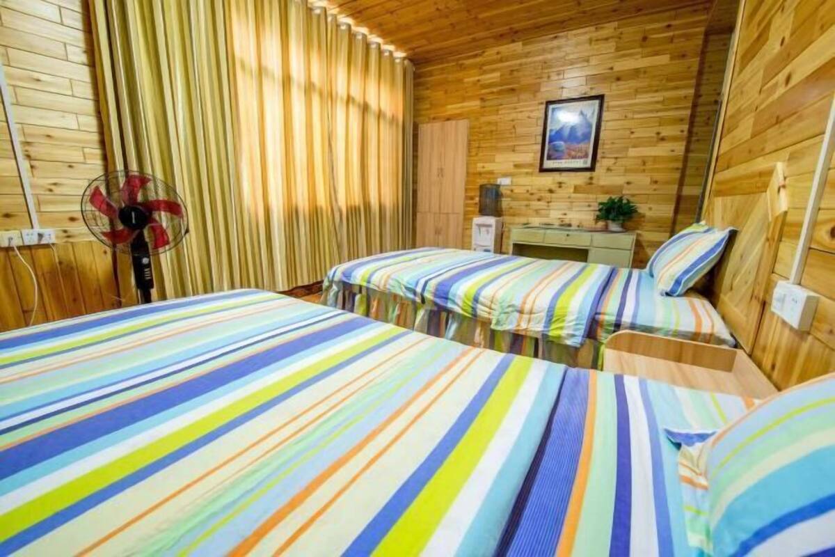 Blackout drapes, WiFi (free), bed sheets