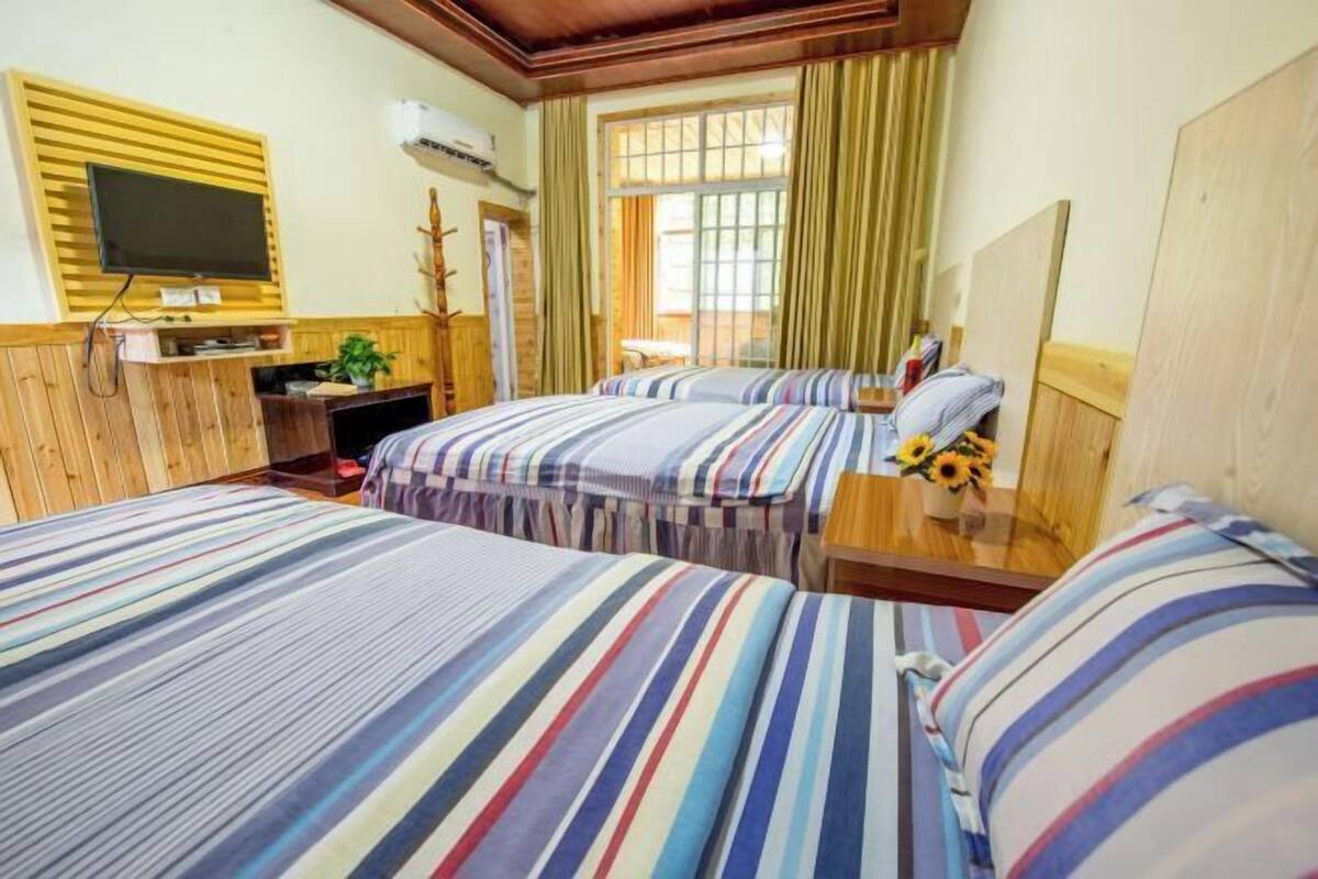 Blackout curtains, free WiFi, bed sheets