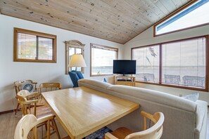Dining - Beachfront Whidbey Island Home + Apartment! (Langley)