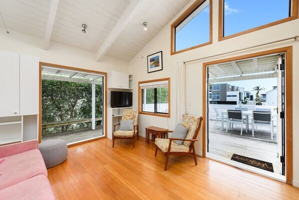 TV - Rabbit Cottage Mt Maunganui (Mt Maunganui)