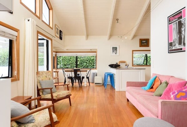 Interior - Rabbit Cottage Mt Maunganui (Mt Maunganui)