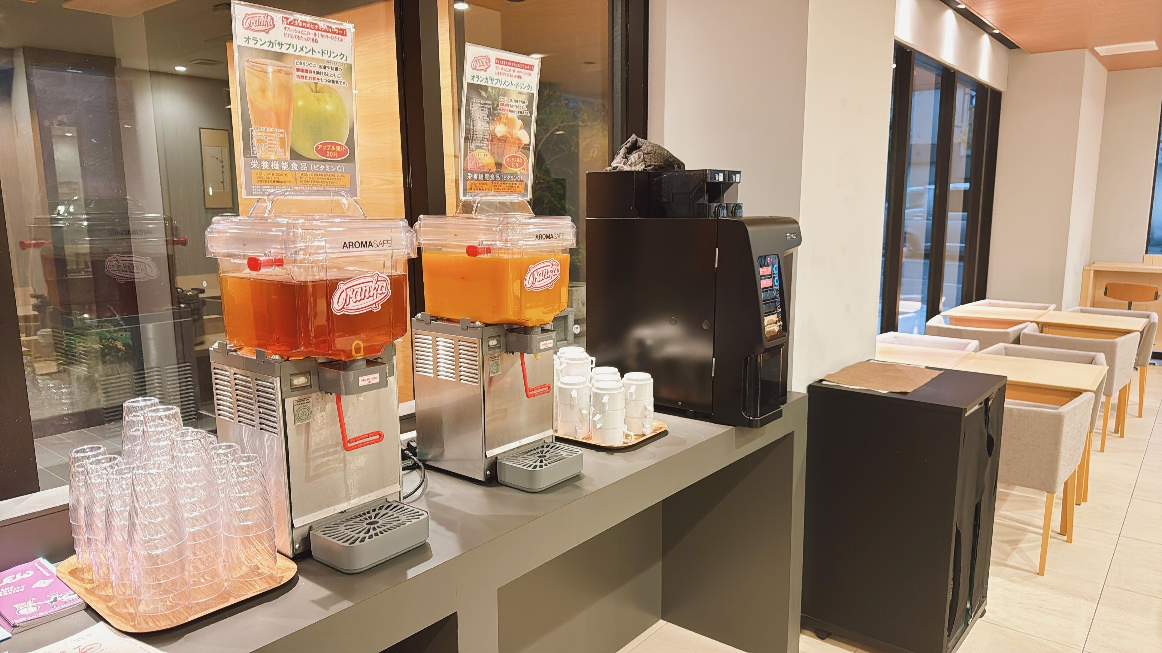 daily self-service breakfast (jpy 1500 per person)